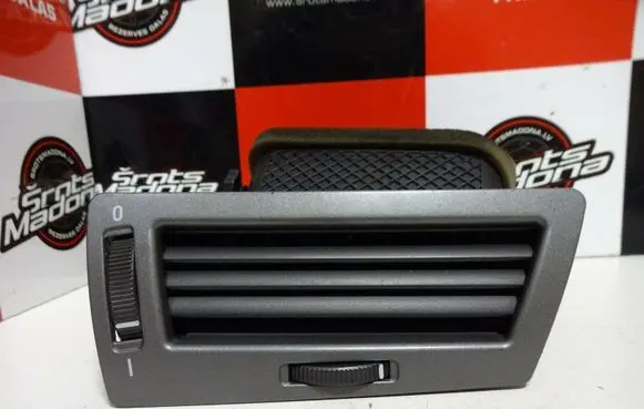 BMW 7 E65 E66 Dash center air vent grill 8223334