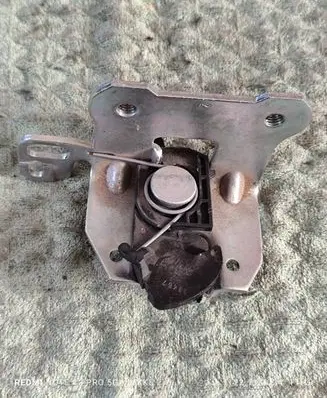 Mercedes-Benz C AMG W204 Seat back rest lock catch A2049200572