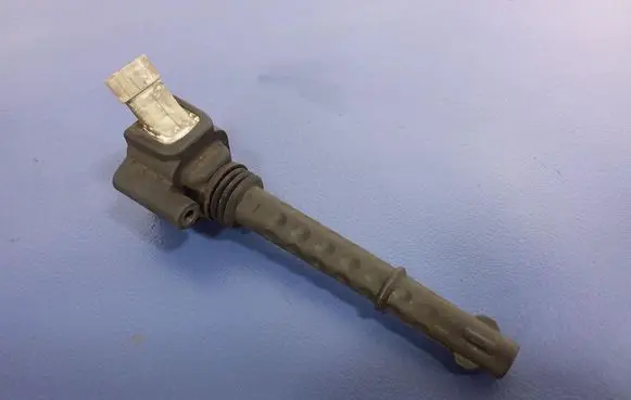 Alfa Romeo Giulietta High voltage ignition coil 0221504036