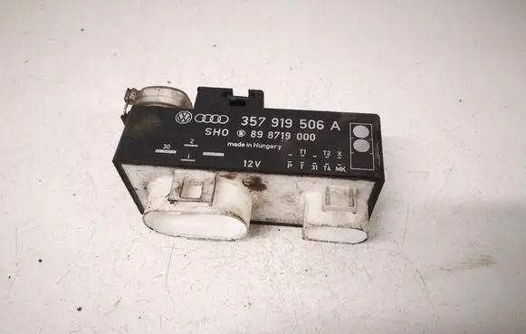 Volkswagen Golf III Coolant fan relay 357919506A