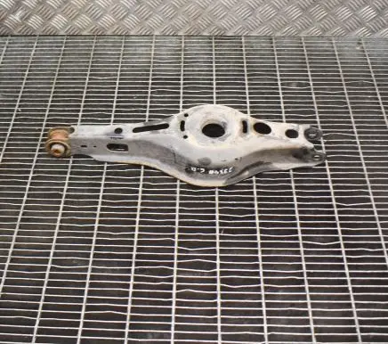 Toyota Prius (XW50) Rear upper control arm/wishbone