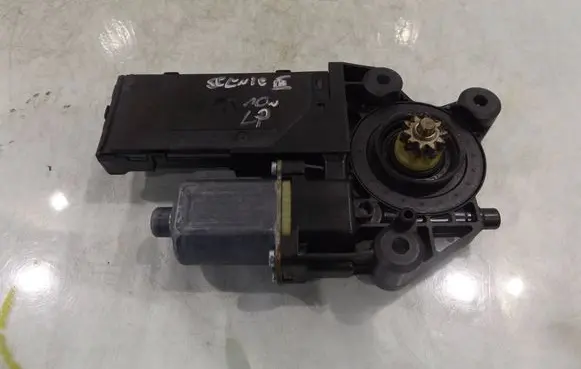 Renault Scenic III - Grand scenic III Front door window regulator motor 807319718R
