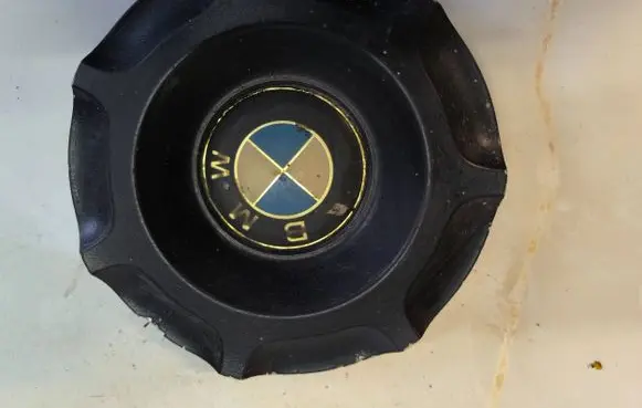 BMW 5 E60 E61 Original wheel cap 6756717 14121810