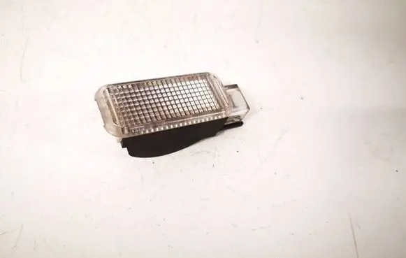 Volkswagen PASSAT B5 Other interior light 3B0947415B