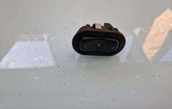Opel Zafira A Electric window control switch 13363100 90561386