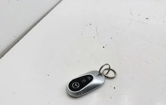Mercedes-Benz C W206 Ignition key/card A2069056205