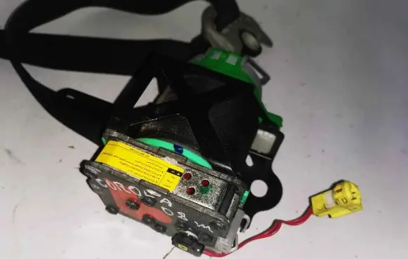 Toyota Corolla E140 E150 Front seatbelt 7322002270 045557
