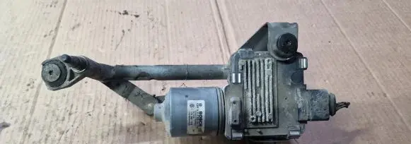 Volkswagen Touran I Wiper motor 1T0955119B