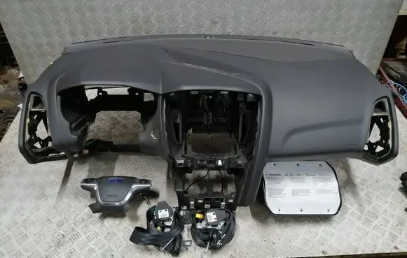 Ford Focus Dashboard 