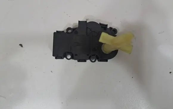 BMW X7 G07 Intake manifold valve actuator/motor 9384023