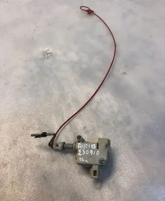 Audi Q7 4L Fuel tank cap lock 4l0810773