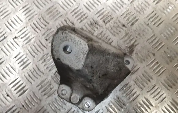 BMW 5 F10 F11 Engine mounting bracket