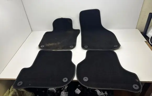 Skoda Octavia Mk2 (1Z) Car floor mat set 