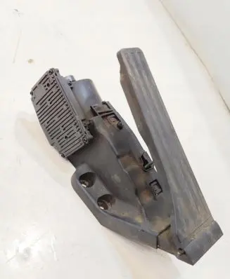 Mercedes-Benz C W205 Accelerator throttle pedal A2223002300