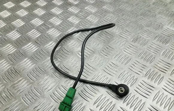 Audi A4 S4 B5 8D Detonation knock sensor 054905377H