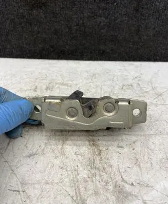 Volkswagen Crafter Sliding door lock A9067301335