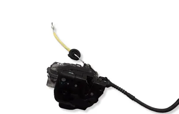 Audi A3 S3 8P Front door lock 