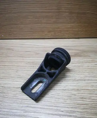 Radiator mount bracket