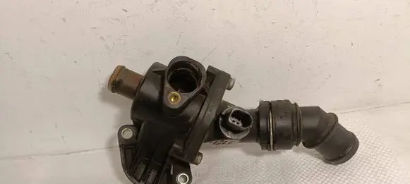 Volkswagen PASSAT B6 Engine coolant pipe/hose 6F121114