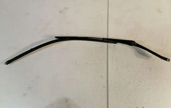 BMW 4 F32 F33 Windshield/front glass wiper blade 9465086