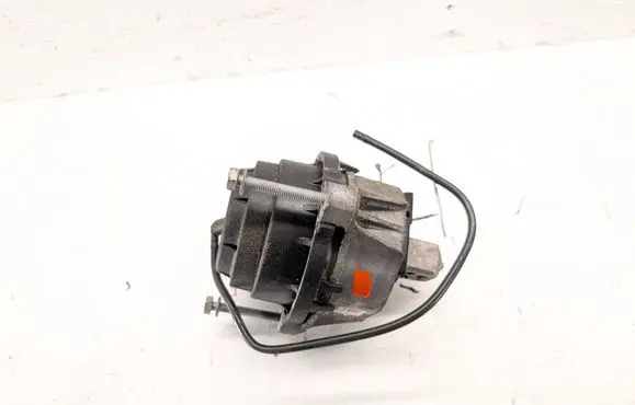 Engine mount bracket