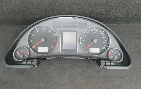Audi A4 S4 B7 8E 8H Speedometer (instrument cluster) 8E0920932L RB8