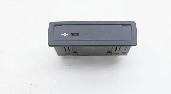 Mercedes-Benz A W177 USB socket connector A2478203902