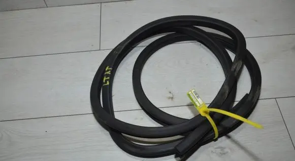 Nissan X-Trail T31 Rubber seal rear door 