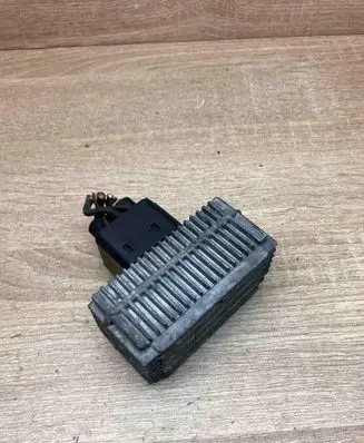Opel Vectra B Glow plug pre-heat relay 09132691 51299008MAIN WITHPLUG