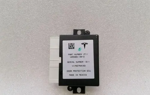 Tesla Model S Central body control module 105589100D