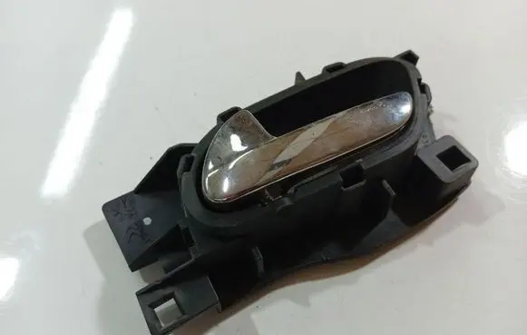 Peugeot 407 Rear door interior handle 