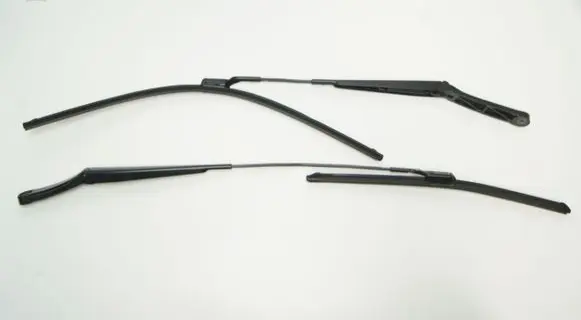 Volkswagen Golf VII Front wiper blade arm
