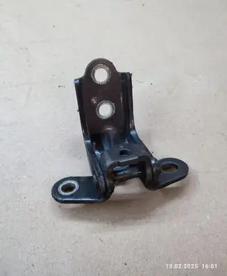 Hyundai Tucson TL Rear door lower hinge