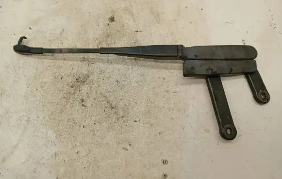 Volkswagen Touareg II Front wiper blade arm 3392125790