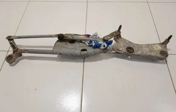 Mercedes-Benz ML W164 Front wiper linkage NOCODE