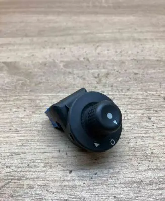 Citroen Berlingo Wing mirror switch 185526 Used