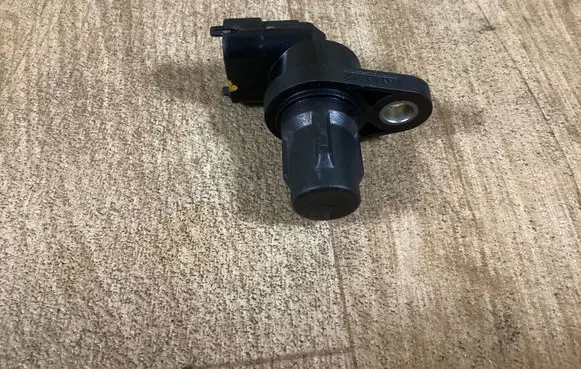 Honda FR-V Camshaft position sensor 0281002906