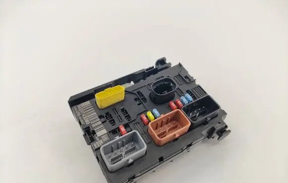 Peugeot 307 Fuse module 9659742080