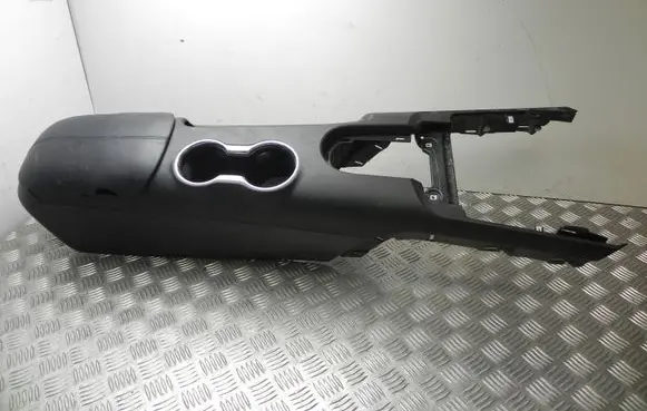 Ford Mustang VI Armrest FR3B63044B90A T9407
