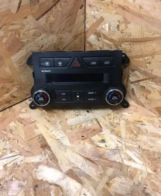 KIA Sorento Climate control unit 972502P681