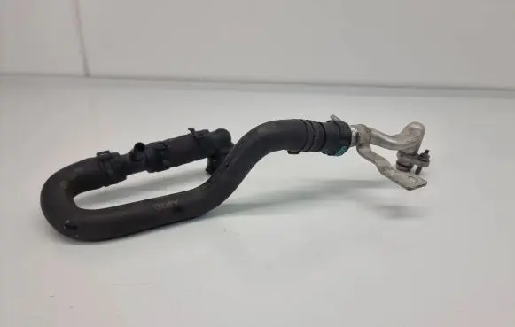 Land Rover Discovery 5 Engine coolant pipe/hose HPLA8C480