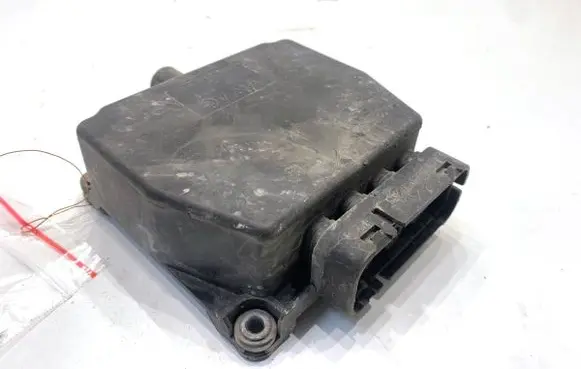 Volkswagen Touran I Heat shield in engine bay 6Q0906625