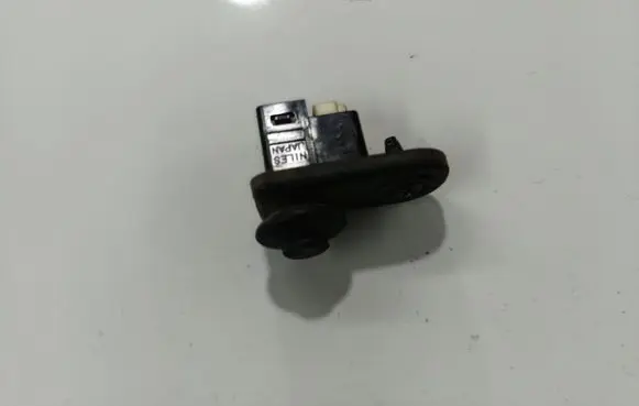 Mitsubishi Colt Front door sensor coupe 