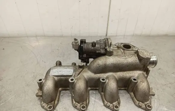 Ford Focus Intake manifold 4M5Q9424CD