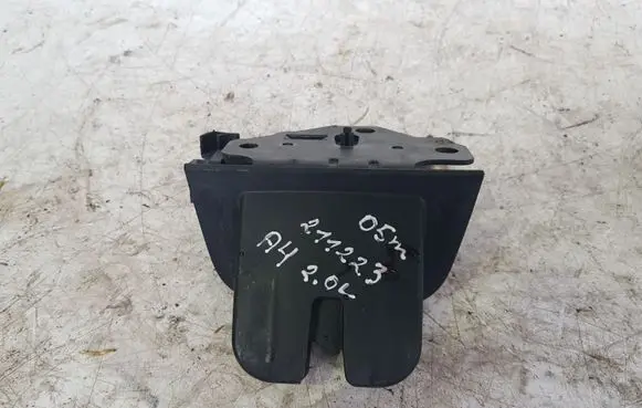 Audi A4 S4 B7 8E 8H Tailgate/trunk/boot lock/catch/latch 8E9827520