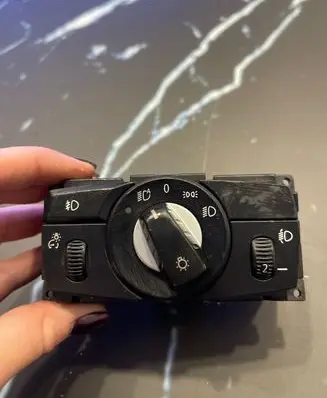 Fog light switch