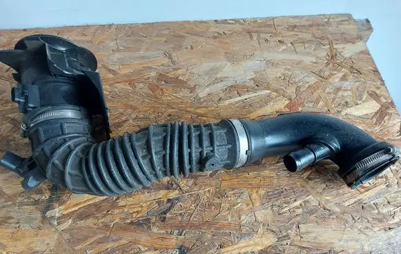 Volkswagen Transporter - Caravelle T6 Turbo air intake inlet pipe/hose 7E0129627H 7E0129654K