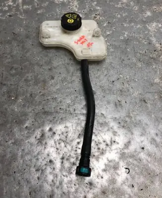 Brake fluid reservoir