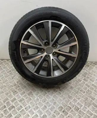 R16 alloy rim