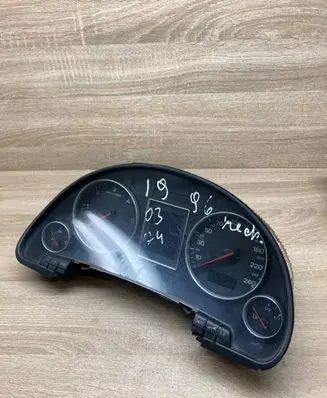 Audi A4 S4 B6 8E 8H Speedometer (instrument cluster) 8E0920900G